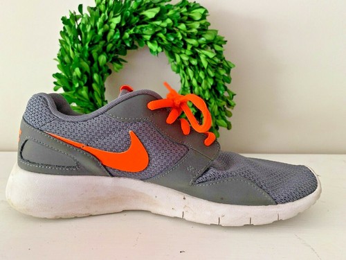 Scarpe da ginnastica NIKE Youth SWOOSH basse grigio fumo grigio e arancione taglia 6 5 Y ?ks4