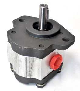 Bomba de engranajes hidráulica Parker 3319110267 PGP505A0020CJ1H1ND3D2B1B1 1/2 x 1,5" con llave - Imagen 1 de 4