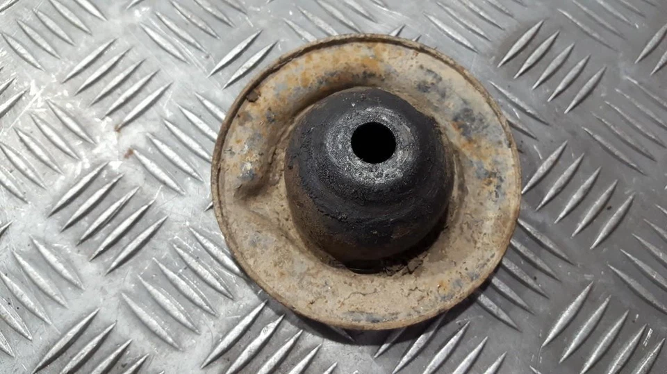 Soporte guía delantero derecho Volkswagen Golf 1995 usado, original #294977-20 Foto 1 de 1