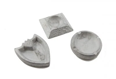 Bambole Casa 3 Grande Pub Posacenere 1:12 Scala Metallo Miniatura BAR Tavolo - Immagine 1 di 4