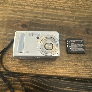 POLAROID M635 Digital Camera with 3X Zoom. Silver - Picture 1 of 6