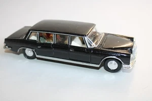DINKY TOYS voiture Mercedes Benz 600 à suspensions REPEINTE N° 128 Réf H84 - Picture 1 of 10