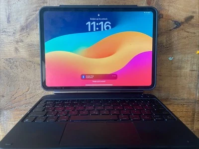 Apple iPad Pro M4 1TB, Wi-Fi + 5G (Unlocked), 11in - Silver Nano texture - Image 1 of 3