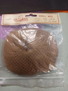 Peluca Muñeca Tallina Talla 12" Estilo W801 Peluca Rubia Oscura NUEVA - Imagen 1 de 5