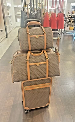 Maleta trolley de viaje Michael Kors para mujer, bolso de lona, bolso de fin de semana (marrón) Foto 1 de 4