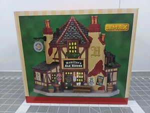 Lemax 2017 Natale Hamilton's Ale House Coventry Cove #75250 botte stile Tudor - Foto 1 di 5