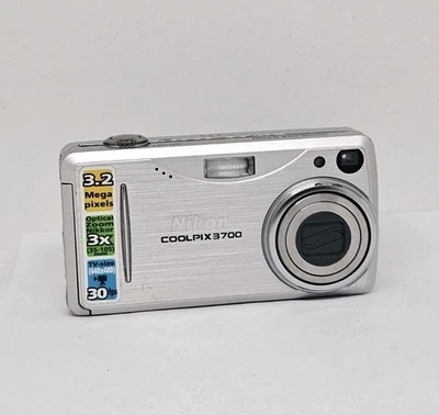 Nikon Coolpix 3700 - 3.2 MP - Silber - Digitalkamera Kamera - Geprüft - Bild 1 von 4