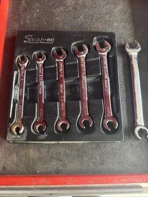 Juego de 6 herramientas a presión ligeramente usadas. Llave de tuerca acampanada métrica de extremo abierto de 6 puntos Foto 1 de 3