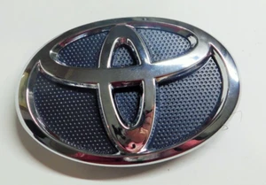 Piezas originales Toyota - emblema, parrilla del radiador - Imagen 1 de 1