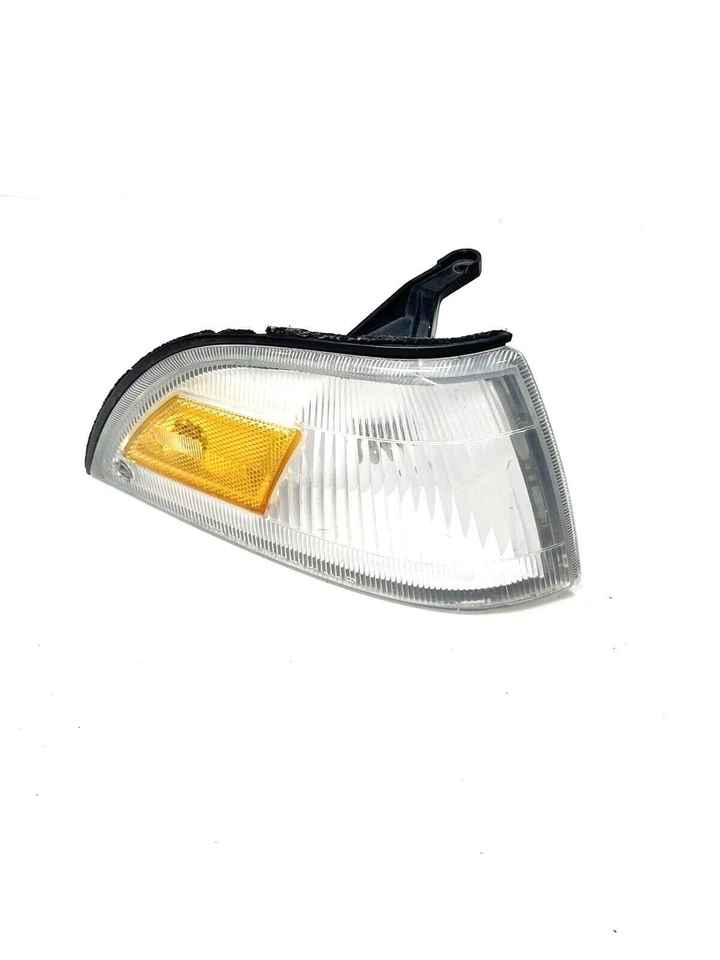 Fits 88-92 TOYOTA Corolla Corner Turn Signal Park Light Lamp Right Side OEM - Image 1 of 4