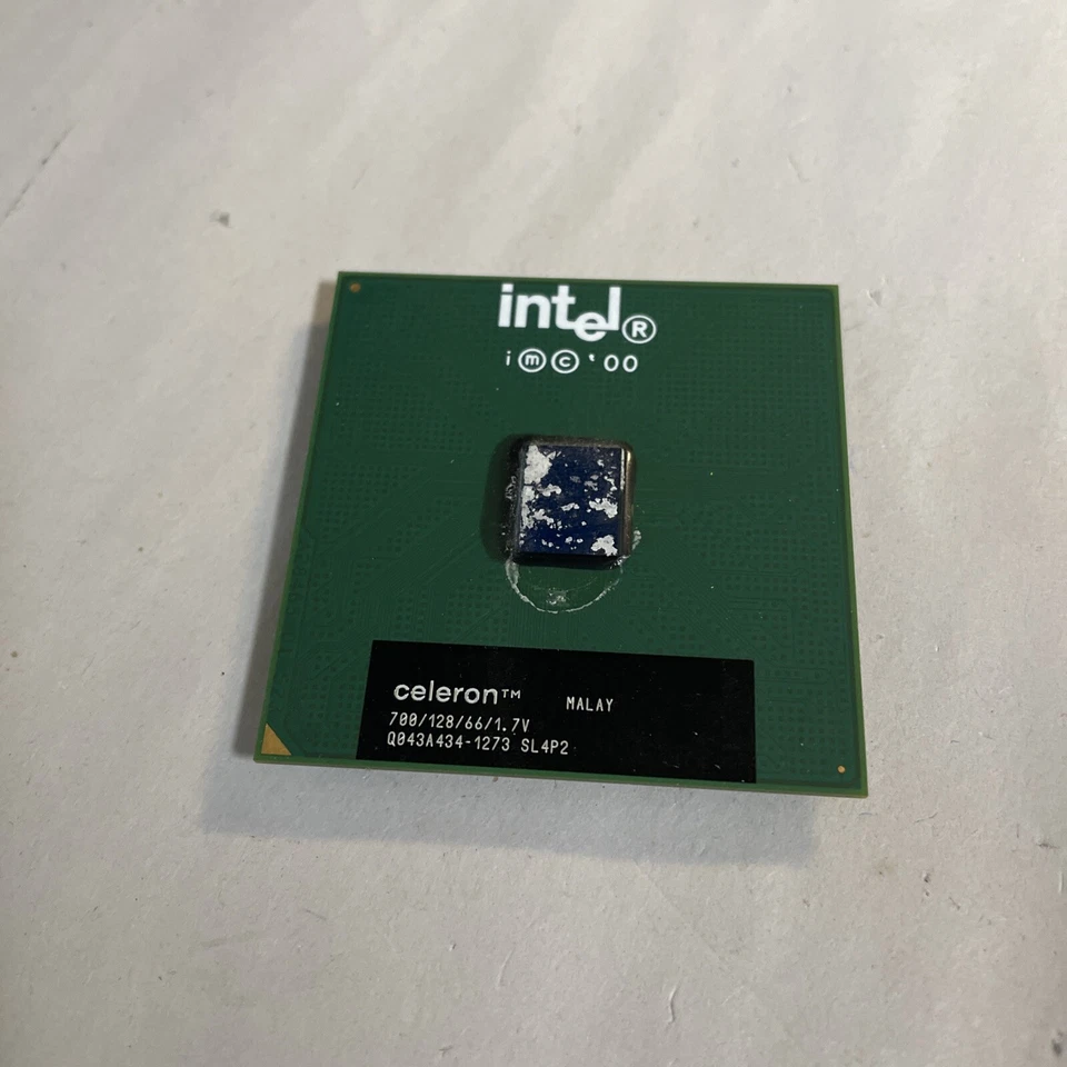 Intel Celeron 700MHz SL4P2 CPU Processor Socket 370 @CPUL - Image 1 of 1