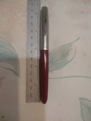 Pluma Estilográfica Parker 21 Tapa Cromada, Barril Rojo Plumín Acero Inoxidable Fino Foto 1 de 4