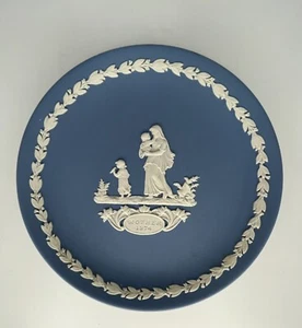 Vintage 1974 Wedgwood hellblau Jasperware Muttertag Teller  - Bild 1 von 7