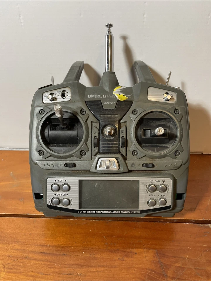 TRANSMISOR RADIO CONTROL FM DIGITAL ÓPTICA 6 HITEC 6 CANALES (piezas no probadas) Foto 1 de 4