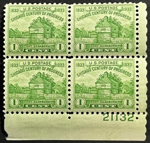 U.S. Scott #728, P.B. of 4 Chicago Century of Progress, Fort Dearborn, F-VF, MNH - Picture 1 of 2