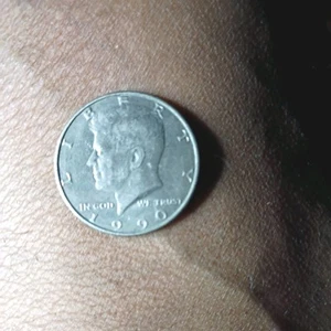 1990 D KENNEDY Half Dollar Uncirculated Free Shipping w/Tracking! (1538) - Picture 1 of 2