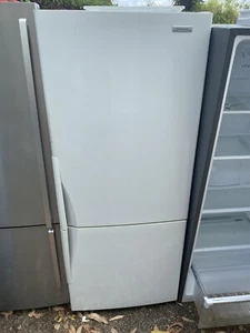 Westinghouse WBM4300WB-R*7 fridge freezer - all parts for sale! - Picture 1 of 5