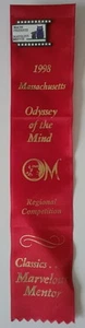 Marvelous Mentor Massachusetts Odyssey Mind DI Ribbon & Film Strip Owl Pin 1998 - Imagen 1 de 1