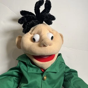 Sunny Puppets Corpo Completo Ragazzo Pupazzo Giacca Verde Camicia Rossa Capelli Neri Circa 28” - Foto 1 di 24