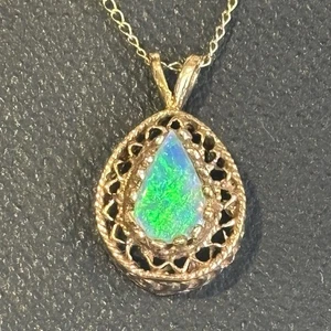 Vintage 14k Solid Gold Opal Pendant Necklace 2.37g Fiery Green Blue Cabochon - Picture 1 of 20