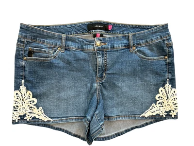 Pantalones cortos ajustados de jean elásticos con inserción de encaje de ganchillo de 3,5", talla 20 RAROS Foto 1 de 4