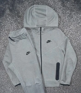 Nike Tech Tracksuit Winterized, Kids Size Large age 12-13 ExcellentCond RRP£160 - Picture 1 of 19