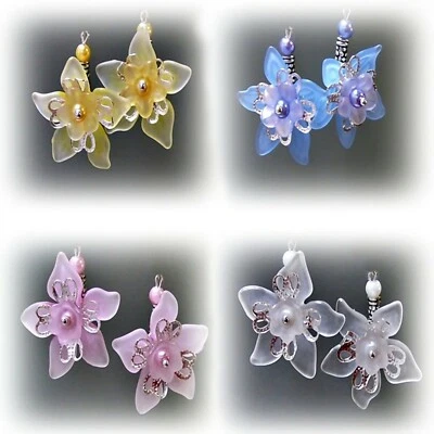 Pendientes, gota flor lucite, clip o perforado, amarillo, blanco, azul, rosa Foto 1 de 3