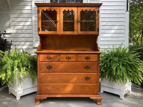 ETHAN ALLEN MAPLE WOOD CHEST DRAWER DRESSER BUREAU SIDEBOARD HUTCH CHINA CABINET Cover
