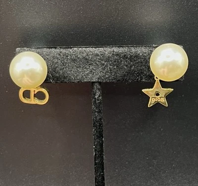 Pendientes Christian Dior Tribales Imitación Perla Tono Oro Dos Vías Foto 1 de 4