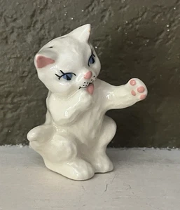 CERAMIC ARTS STUDIO (WI 1940-55) KITTEN SHAKER (1953) - Bild 1 von 6