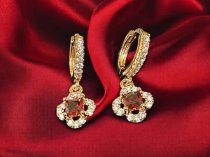 Pendientes colgantes enchapados en oro de 18 quilates con flores de cristal rojo buena suerte regalo para mujer - Imagen 1 de 10