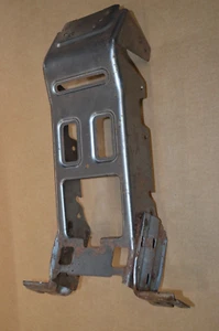 2010-17 CHEVY EQUINOX OEM REAR CENTER CONSOLE MOUNTING BRACKET FRAME METAL BRACE - Bild 1 von 2