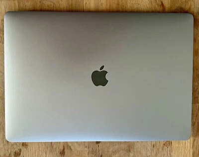 Apple MacBook Pro 15 Zoll - Bild 1 von 4