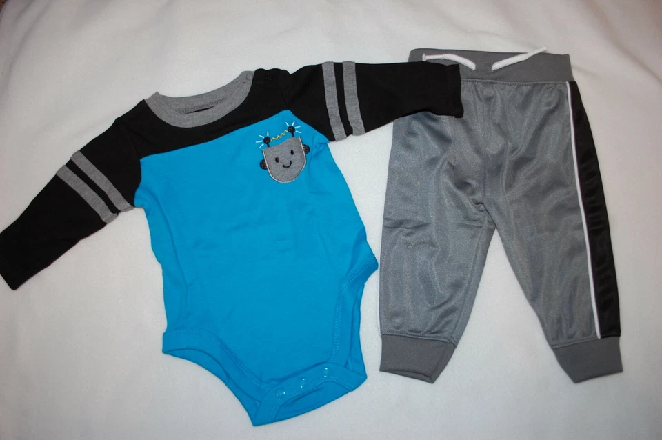 Bebés Niños CAMISA DE PUNTO TURQUESA L/S Bolsillo ROBOT Gris Negro Pantalones Atléticos 3-6 MO Foto 1 de 1
