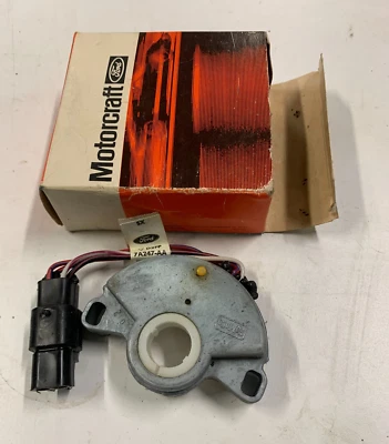 Nuevo de Lote Antiguo 1972 1973 Mercury Capri Neutro Seguridad y Luz de Respaldo Interruptor D2RY-7A247-A Foto 1 de 3