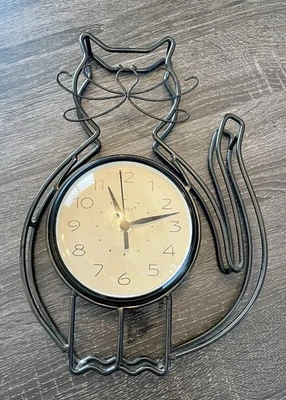 "Reloj colgante o de pie gato gatito de metal negro alimentado por batería 13"" alta acurita funciona" Foto 1 de 4