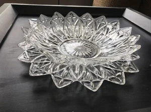 Juego de 2 piezas iridiscentes de vidrio federal, patrón de pétalos, tazón grande para servir y plato - Imagen 1 de 20