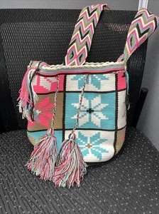 Wayuu Mochila Bag - Handmade in Colombia - 100% Authentic - Large - NEW - Picture 1 of 5