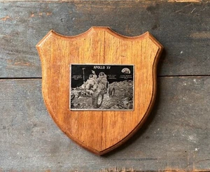 Holz Plakette APOLLO XV Irwin Scott & Worden 70er Jahre - Bild 1 von 6