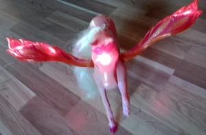 Mattel Barbie Pegasus Pferd Glimmer Diamantschloss leuchtet + Melodie + Geräusch - Bild 1 von 7