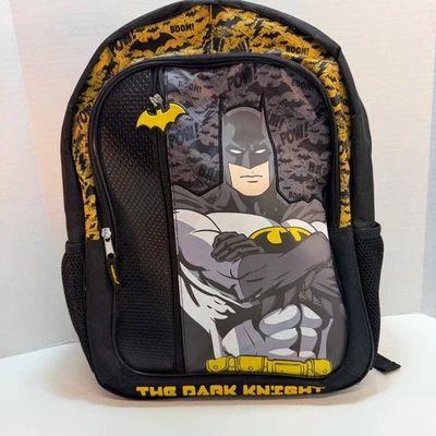 Mochila para niños Batman El Caballero Oscuro Amarilla Negra Cómic POW BOOM Bolso de Aventura Foto 1 de 4
