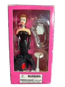 Barbie Keychain Solo In The Spotlight Barbie NEW NIB 2002 Mattel Basic Fun 732-0 - Picture 1 of 7