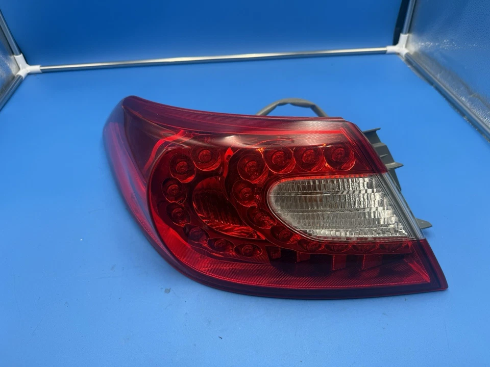 Luz trasera lateral izquierda Infiniti M37 2011-2013 conductor luz trasera led OEM Foto 1 de 4