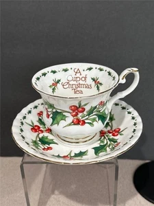 A CUP of CHRISTMAS TEA Bone China Tasse & Untertasse Set Tom Hegg Waldman House Press - Bild 1 von 5