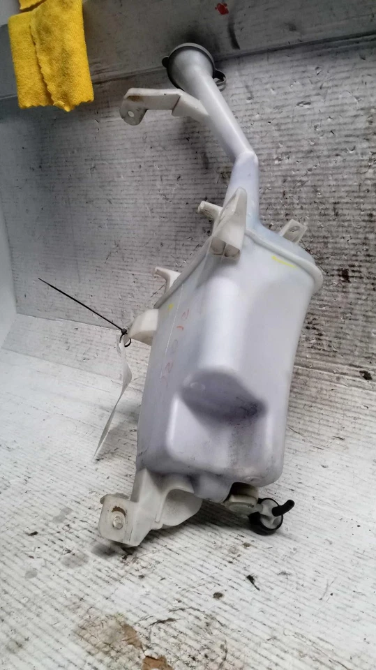 2016 Nissan Versa Washer Fluid Reservoir OEM 289103WC0A Silver 1.60L Used Foto 1 de 4