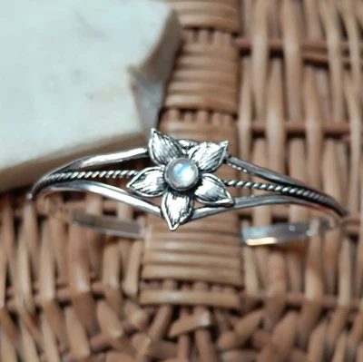 Moondtone 宝石纯银花朵手镯手工可调节珠宝首饰 — 第 1/4 张图片