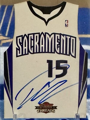 DEMARCUS COUSINS 2010-11 PANINI THREADS ROOKIE AUTO TEAM THREADS HOME  /99 - Image 1 of 2