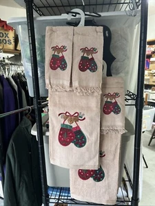 NEW Vintage Embroidered 2 Christmas Mittens Towel Sets  2 Bath 4 Tea Towels WOT - Picture 1 of 4