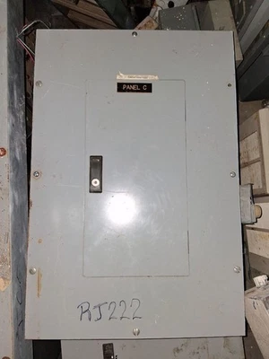 Panel de 100 amperios CH/Cutler Hammer PRL1 con interruptores 120/208 voltios 3 fases 4 cables Foto 1 de 4