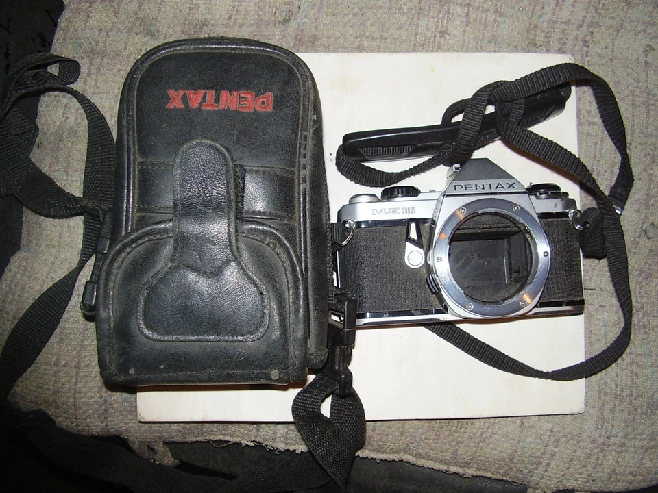 A  Pentax MZ-50 35mm Film Camera W/435-80mm F4 5-6 Slgma Lens W/ A Optex Case - Image 1 of 1